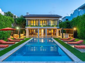 1277 N Venetian Way, Miami FL 33139