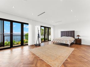 1277 N Venetian Way, Miami FL 33139