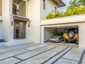 1277 N Venetian Way, Miami FL 33139