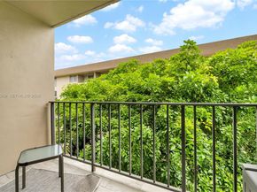 830 NW 87th Ave 406, Miami FL 33172