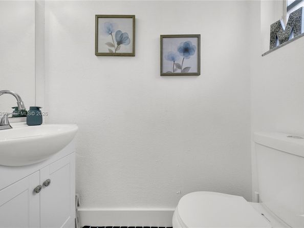 830 NW 87th Ave 406, Miami FL 33172