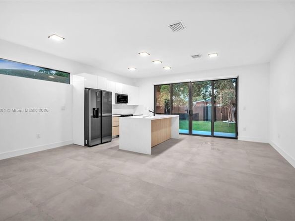 919 NW 55th St, Miami FL 33127