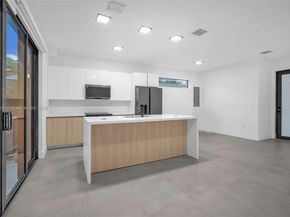 919 NW 55th St, Miami FL 33127
