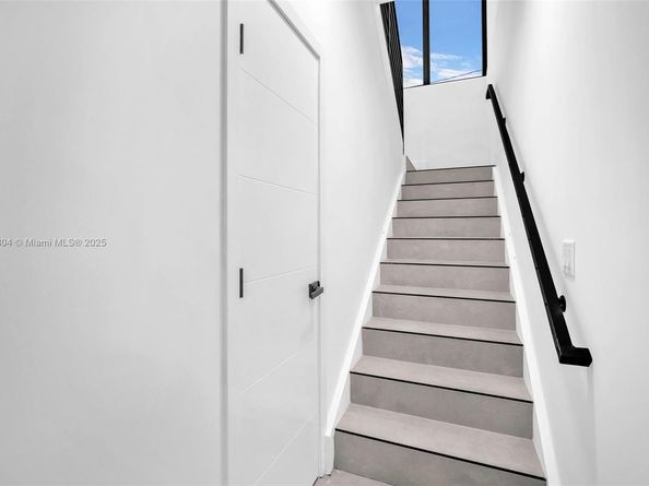 919 NW 55th St, Miami FL 33127