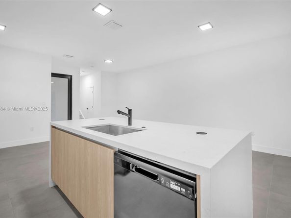 919 NW 55th St, Miami FL 33127