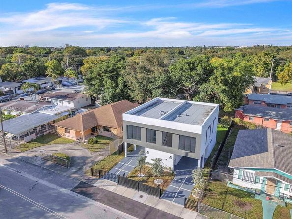 919 NW 55th St, Miami FL 33127