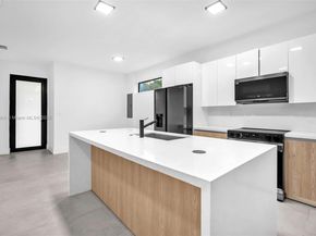 919 NW 55th St, Miami FL 33127
