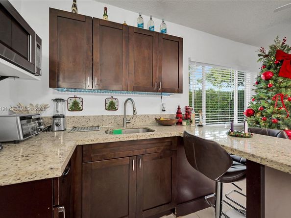 7420 SW 31st St, Miami FL 33155