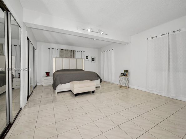 7420 SW 31st St, Miami FL 33155