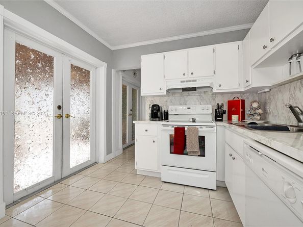 7420 SW 31st St, Miami FL 33155