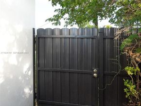 7420 SW 31st St, Miami FL 33155