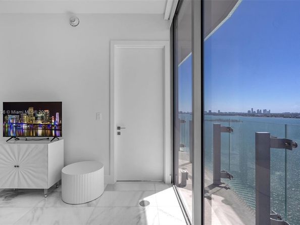 700 NE 26th Ter 1604, Miami FL 33137