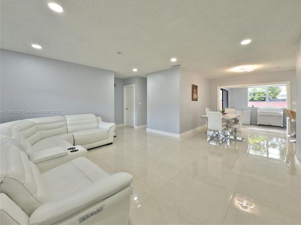 1600 N 73rd Ave, Hollywood FL 33024