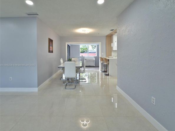 1600 N 73rd Ave, Hollywood FL 33024