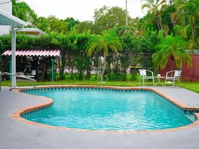 1600 N 73rd Ave, Hollywood FL 33024