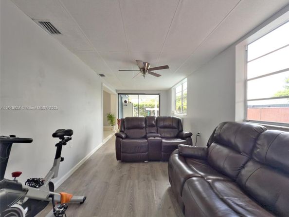 1600 N 73rd Ave, Hollywood FL 33024