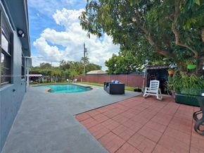 1600 N 73rd Ave, Hollywood FL 33024