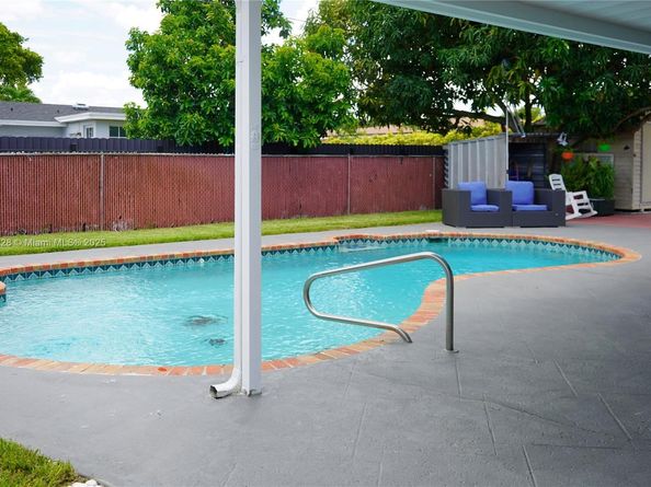 1600 N 73rd Ave, Hollywood FL 33024