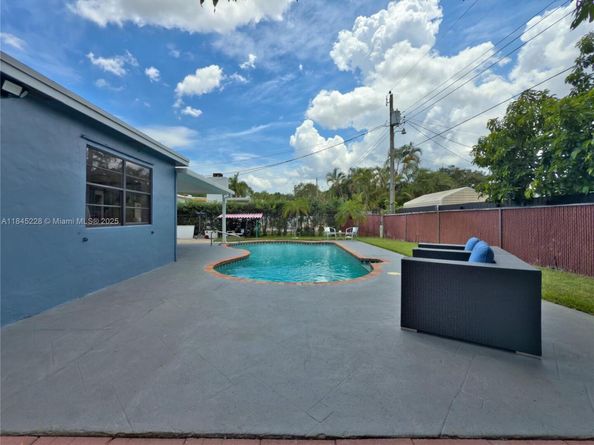 1600 N 73rd Ave, Hollywood FL 33024