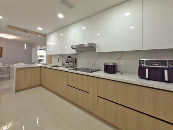 1600 N 73rd Ave, Hollywood FL 33024