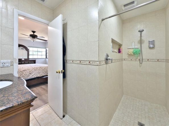 1600 N 73rd Ave, Hollywood FL 33024