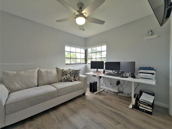 1600 N 73rd Ave, Hollywood FL 33024