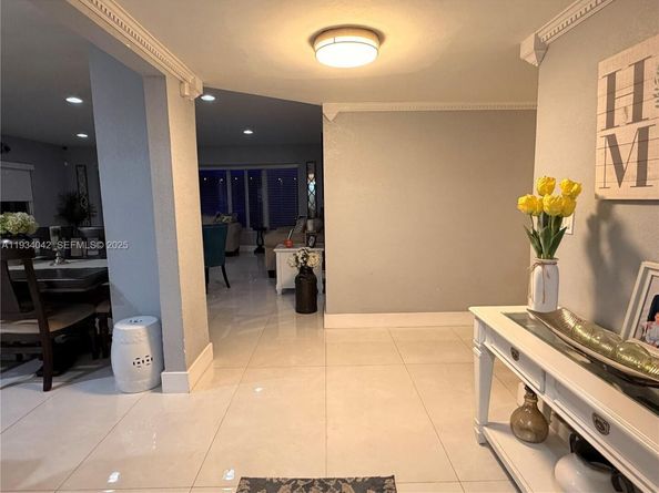 661 SW 67th Ave, Pembroke Pines FL 33023