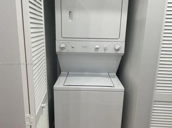 8395 SW 73rd Ave 314, Miami FL 33143