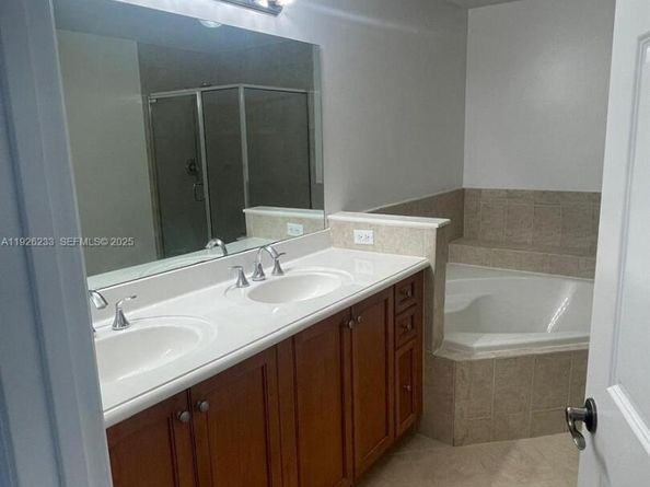 8395 SW 73rd Ave 314, Miami FL 33143