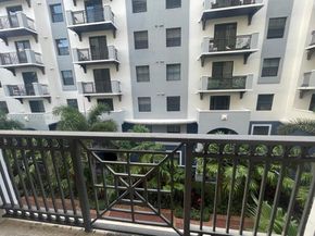 8395 SW 73rd Ave 314, Miami FL 33143