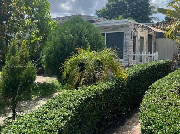 12950 NW 22nd Ave, Miami FL 33167