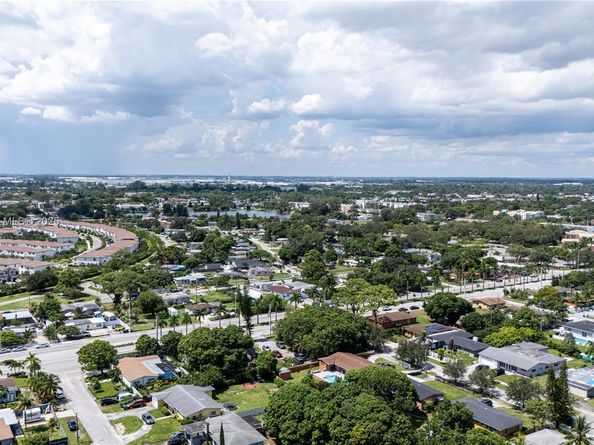 12950 NW 22nd Ave, Miami FL 33167