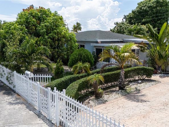 12950 NW 22nd Ave, Miami FL 33167