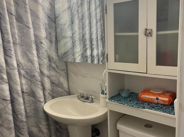 12950 NW 22nd Ave, Miami FL 33167