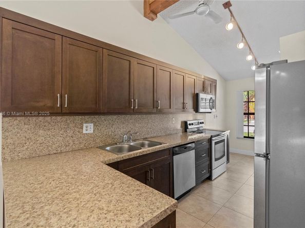 2311 Elm Ct, Pembroke Pines FL 33026
