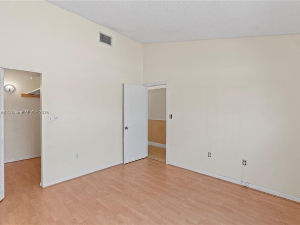 2311 Elm Ct, Pembroke Pines FL 33026