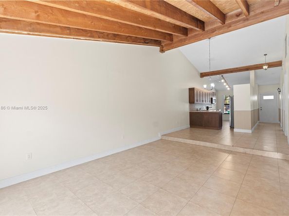 2311 Elm Ct, Pembroke Pines FL 33026