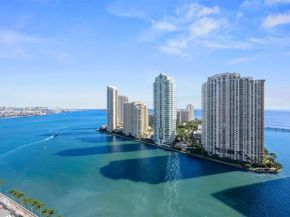 300 S Biscayne Blvd T2612, Miami FL 33131
