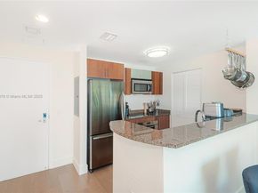 300 S Biscayne Blvd T2612, Miami FL 33131
