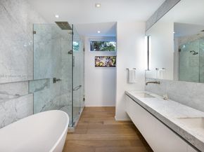 335 W 46th St, Miami Beach FL 33140