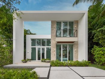 335 W 46th St