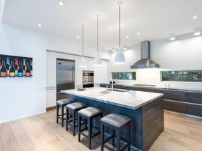 335 W 46th St, Miami Beach FL 33140