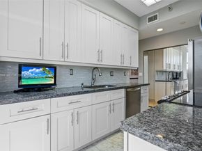 19101 NE 36th Ct 112, Aventura FL 33180