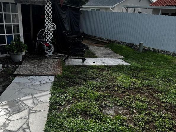 5860 NW 193rd St, Hialeah FL 33015