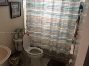 5860 NW 193rd St, Hialeah FL 33015