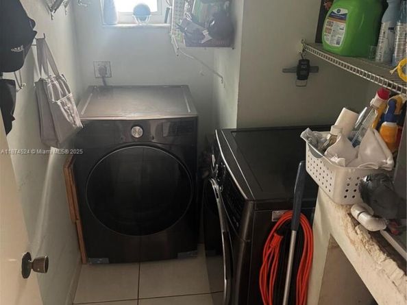 5860 NW 193rd St, Hialeah FL 33015