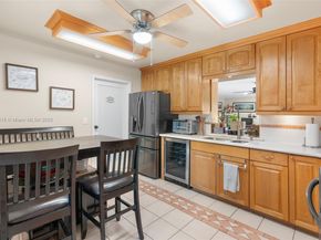 721 NW 98th Ave, Pembroke Pines FL 33024