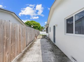 721 NW 98th Ave, Pembroke Pines FL 33024