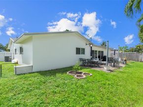 721 NW 98th Ave, Pembroke Pines FL 33024
