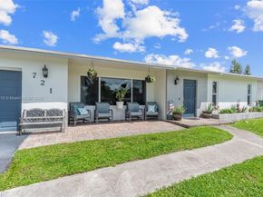 721 NW 98th Ave, Pembroke Pines FL 33024